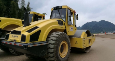 宝马格单钢轮压路机